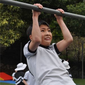 Mini Olympics Pull-Up cropped